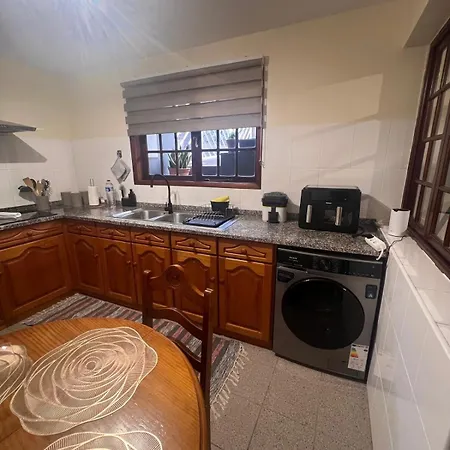 Charming Retreat - 5 Min & Centro B Holiday home