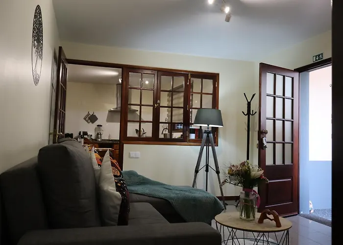 Charming Retreat - 5 Min & Centro B