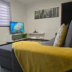 Charming Retreat - 5 Min & Centro B Σπίτι διακοπών