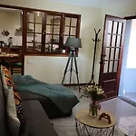 Charming Retreat - 5 Min & Centro B * マシコ