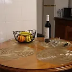 Charming Retreat - 5 Min & Centro B 別荘