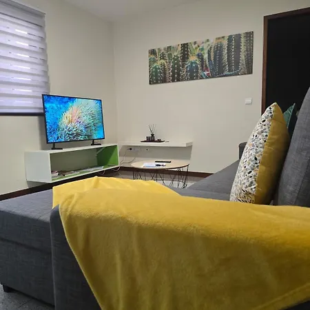Charming Retreat - 5 Min & Centro B 펜션