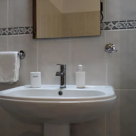 펜션 Charming Retreat - 5 Min & Centro B
