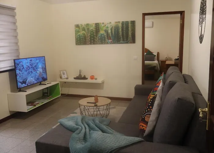 Charming Retreat - 5 Min Praia&centro B Casa vacanze *